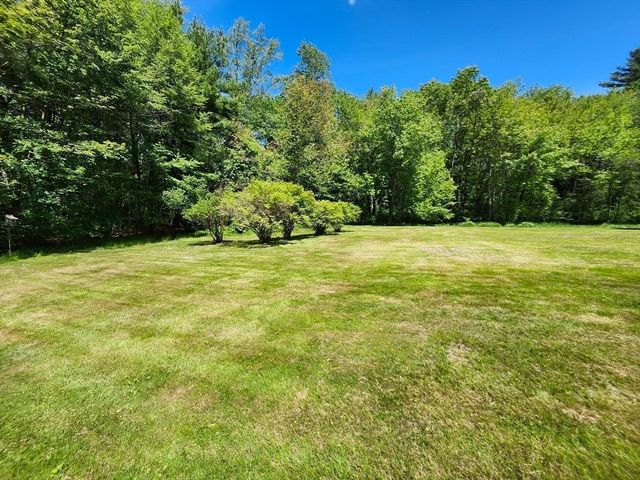 16 Hough Rd, Sutton, MA 01590