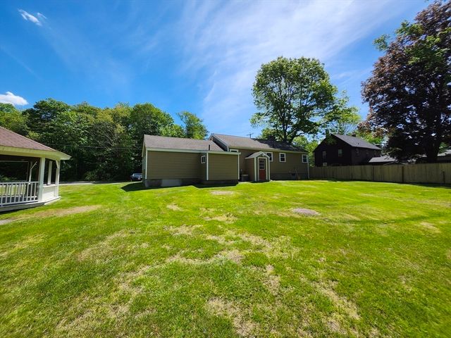 16 Hough Rd, Sutton, MA 01590
