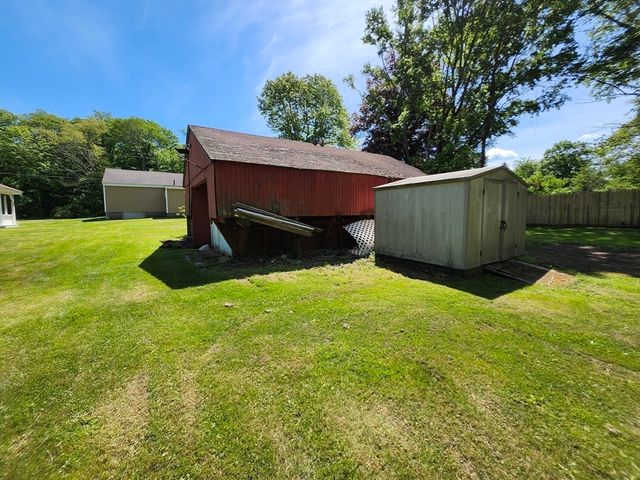 16 Hough Rd, Sutton, MA 01590