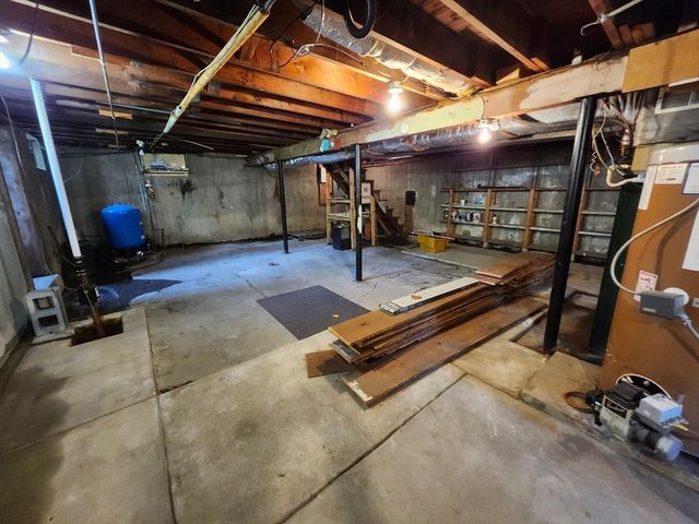 16 Hough Rd, Sutton, MA 01590