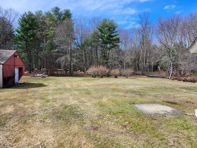 16 Hough Rd, Sutton, MA 01590