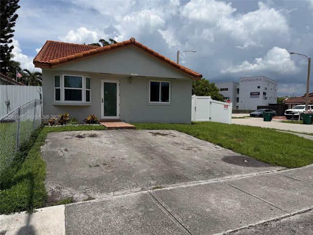 11686 NW 91st Pl, Hialeah Gardens, FL 33018