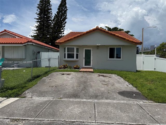 11686 NW 91st Pl, Hialeah Gardens, FL 33018