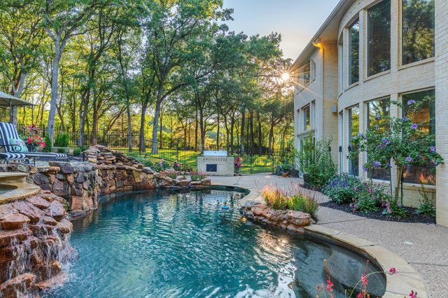 7505 Stallion Circle, Flower Mound, TX 75022