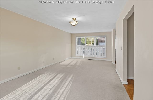 201 Weatheridge Drive, Hurricane, WV 25526