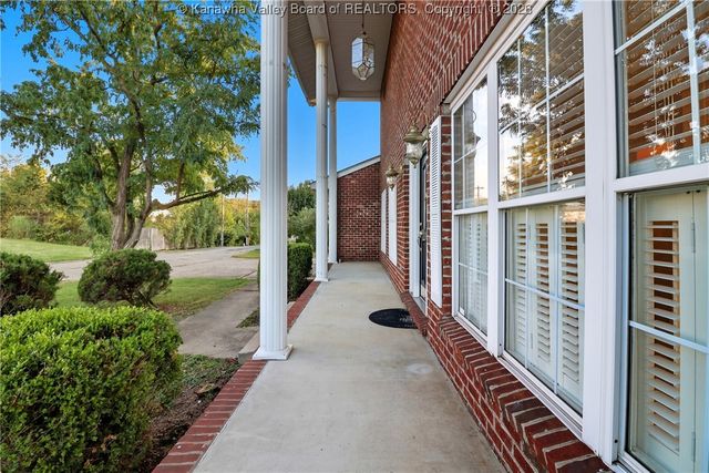 201 Weatheridge Drive, Hurricane, WV 25526