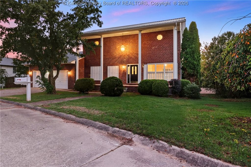 201 Weatheridge Drive, Hurricane, WV 25526