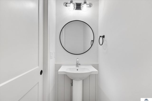 5407 N 208th Avenue, Elkhorn, NE 68022