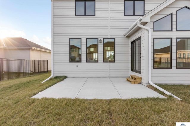 5407 N 208th Avenue, Elkhorn, NE 68022