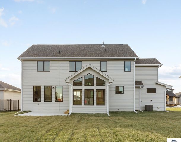 5407 N 208th Avenue, Elkhorn, NE 68022