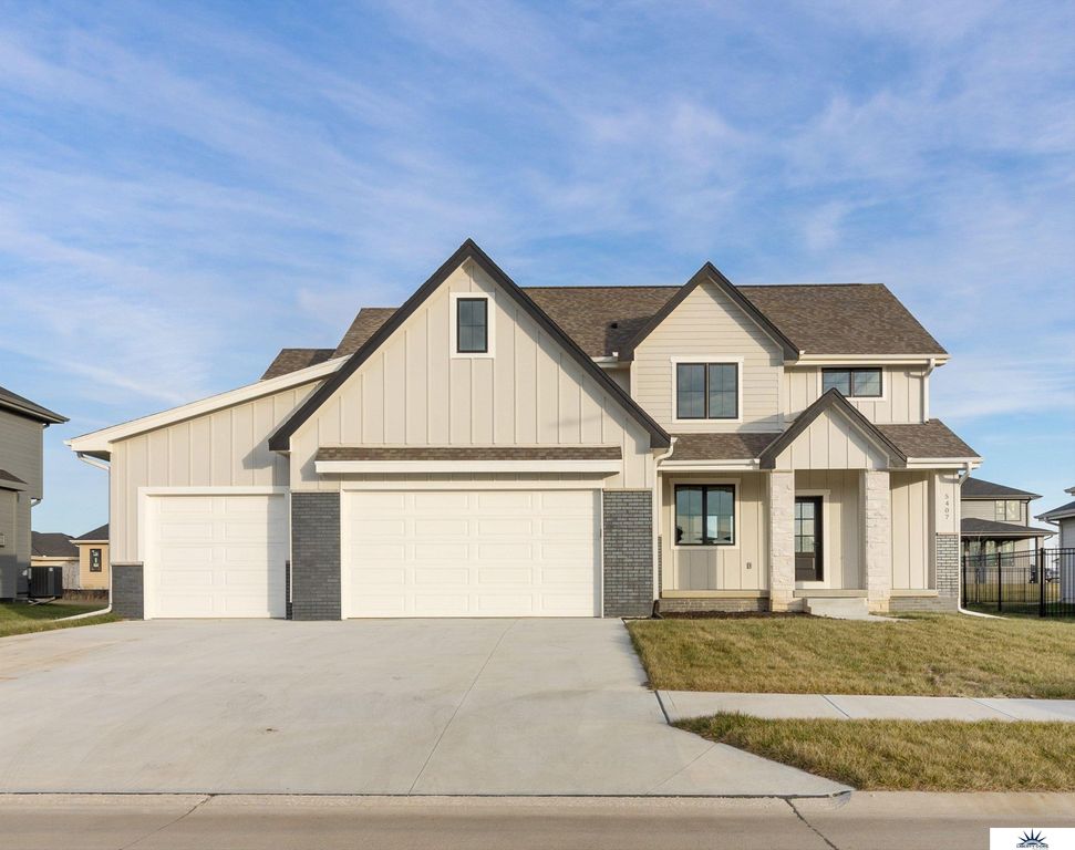 5407 N 208th Avenue, Elkhorn, NE 68022