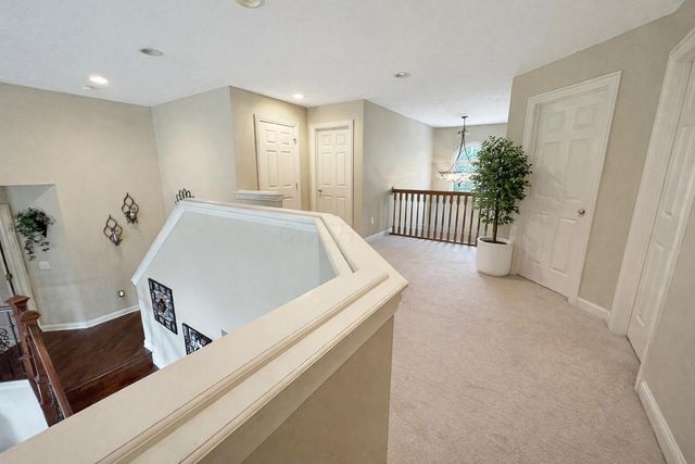 6201 Lampton Pond Drive, Hilliard, OH 43026