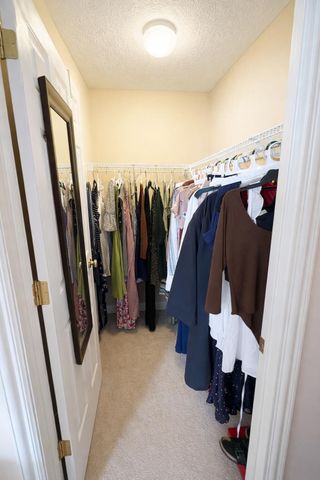 6201 Lampton Pond Drive, Hilliard, OH 43026