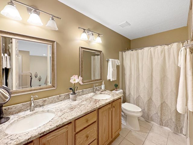 6201 Lampton Pond Drive, Hilliard, OH 43026