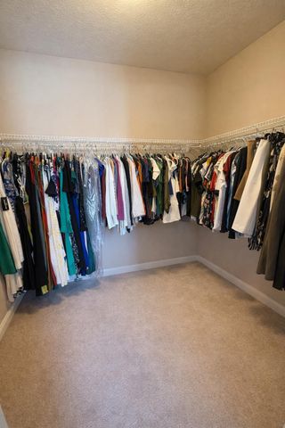 6201 Lampton Pond Drive, Hilliard, OH 43026