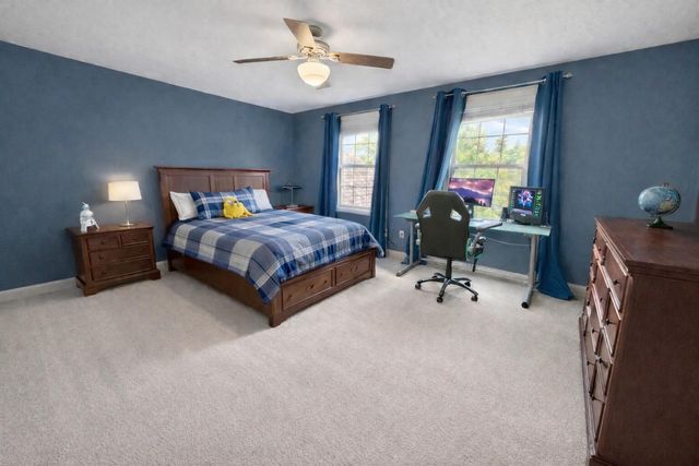 6201 Lampton Pond Drive, Hilliard, OH 43026