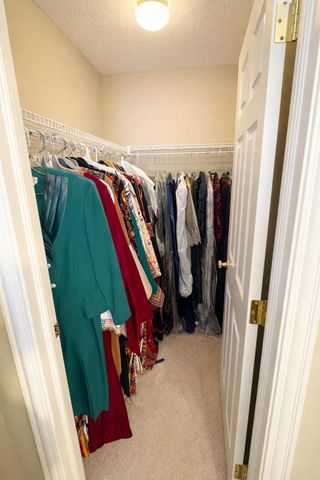 6201 Lampton Pond Drive, Hilliard, OH 43026