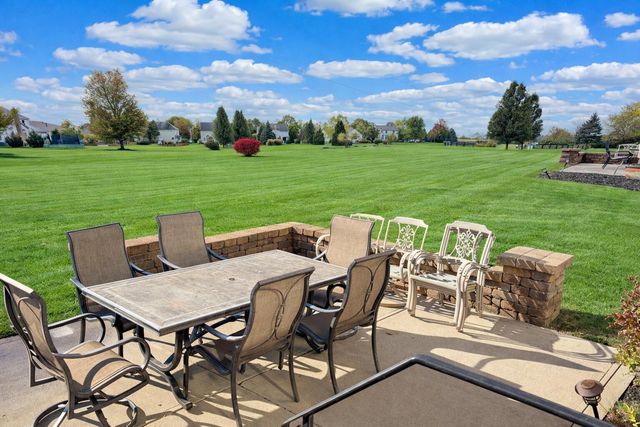 6201 Lampton Pond Drive, Hilliard, OH 43026