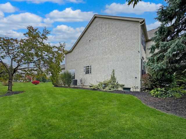 6201 Lampton Pond Drive, Hilliard, OH 43026