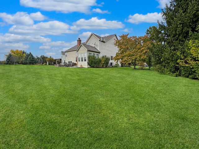 6201 Lampton Pond Drive, Hilliard, OH 43026