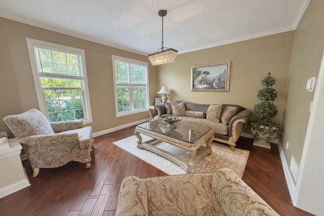 6201 Lampton Pond Drive, Hilliard, OH 43026