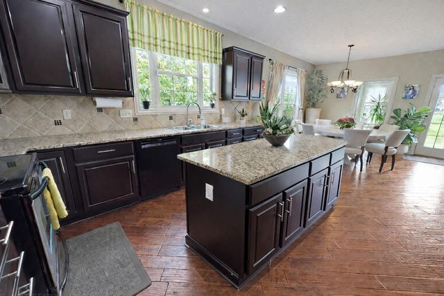 6201 Lampton Pond Drive, Hilliard, OH 43026