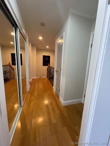 69 Harbour Close 69, New Haven, CT 06519