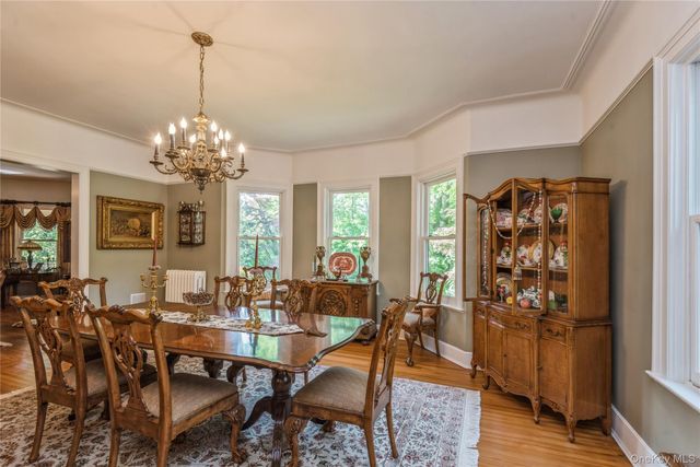 110 Red Spring Lane, Glen Cove, NY 11542