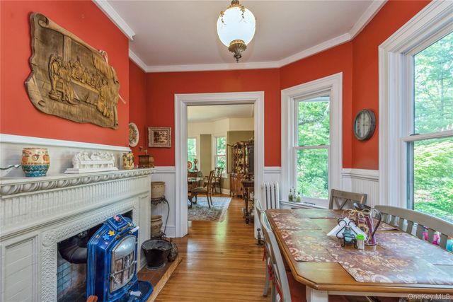 110 Red Spring Lane, Glen Cove, NY 11542