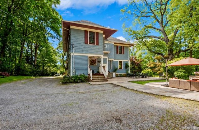 110 Red Spring Lane, Glen Cove, NY 11542