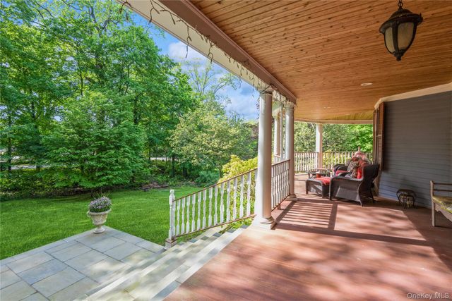 110 Red Spring Lane, Glen Cove, NY 11542