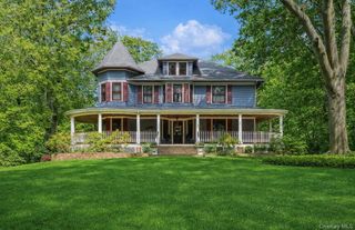 110 Red Spring Lane, Glen Cove, NY 11542