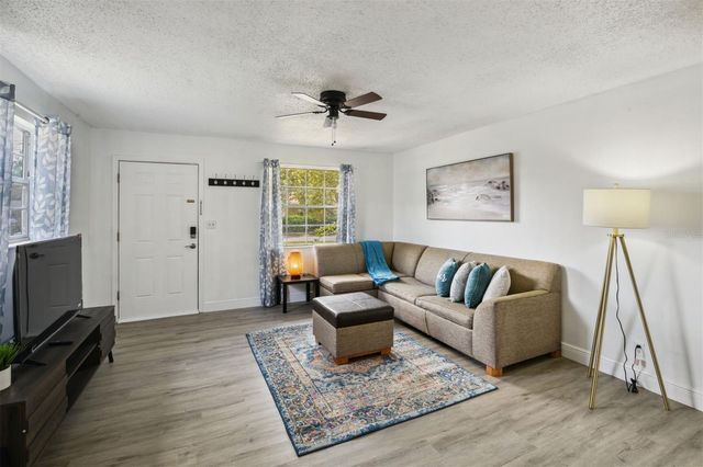 811 W MAGNOLIA STREET, Kissimmee, FL 34741