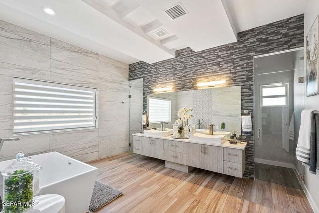 469 COUNTRY OAKS Drive, El Paso, TX 79932