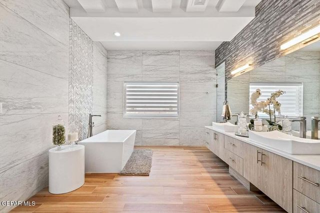 469 COUNTRY OAKS Drive, El Paso, TX 79932