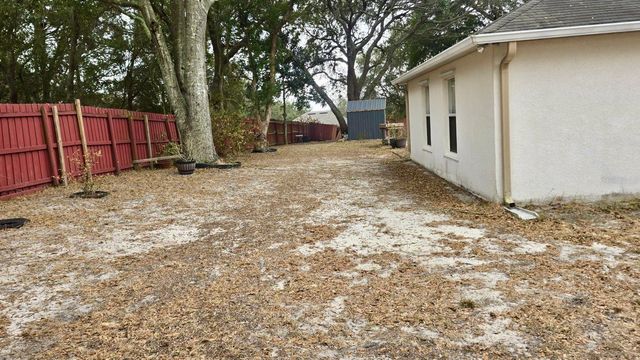 204 LACE BARK COURT, Minneola, FL 34715