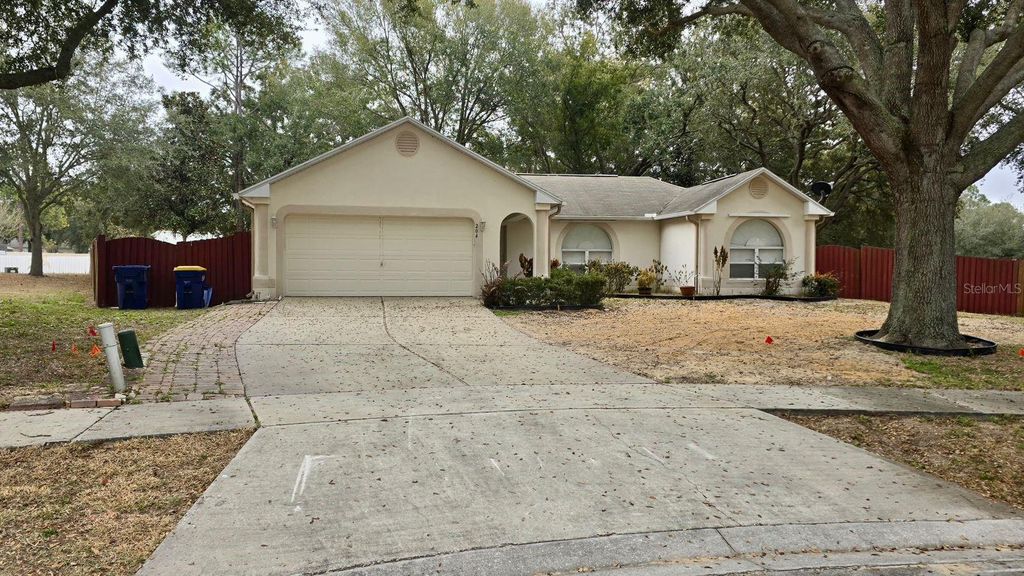 204 LACE BARK COURT, Minneola, FL 34715