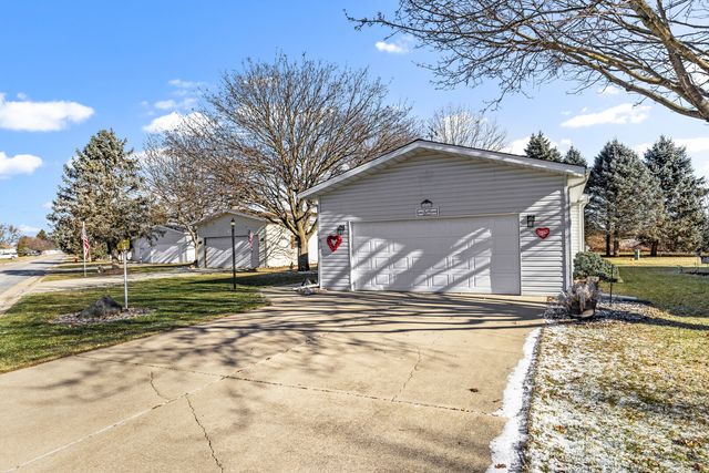 404 E Wood Lane, Belvidere, IL 61008