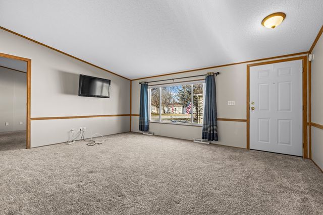 404 E Wood Lane, Belvidere, IL 61008