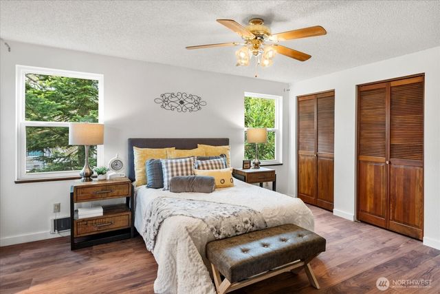 17910 Spruce Way, Lynnwood, WA 98037