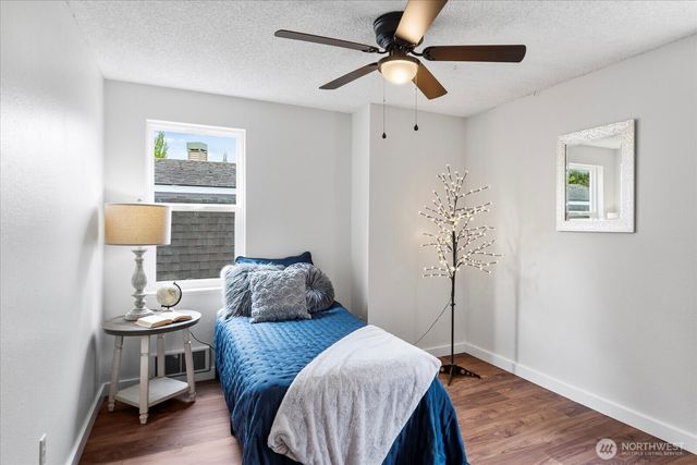 17910 Spruce Way, Lynnwood, WA 98037
