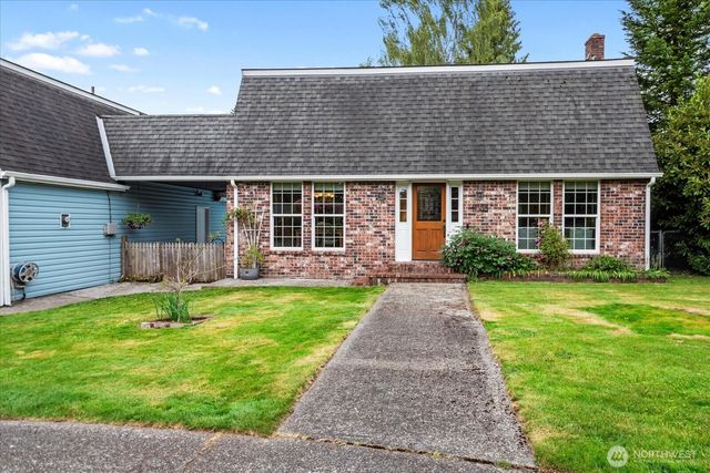 17910 Spruce Way, Lynnwood, WA 98037