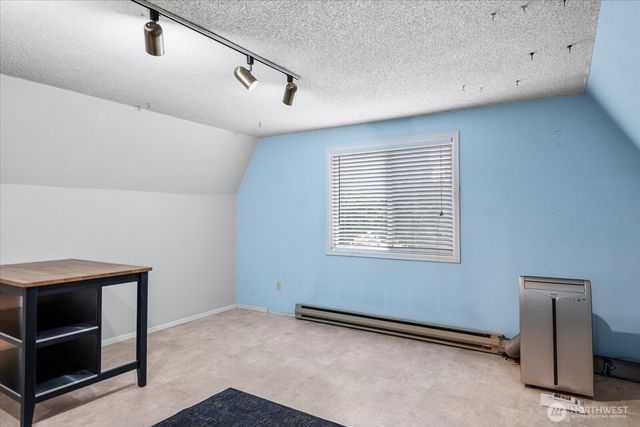 17910 Spruce Way, Lynnwood, WA 98037