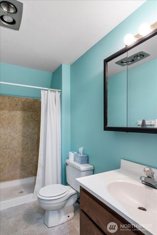 17910 Spruce Way, Lynnwood, WA 98037