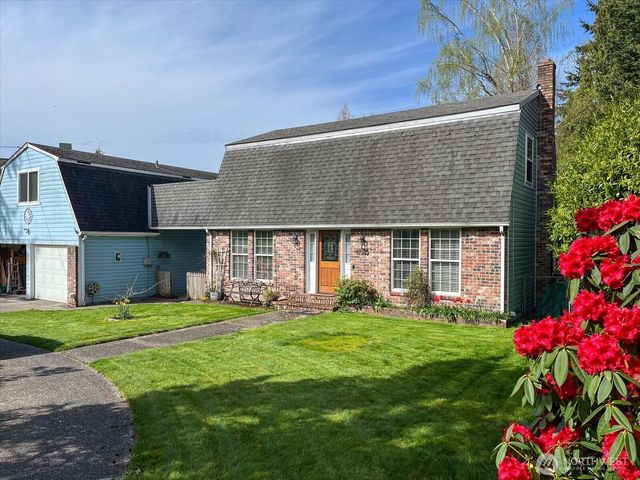 17910 Spruce Way, Lynnwood, WA 98037