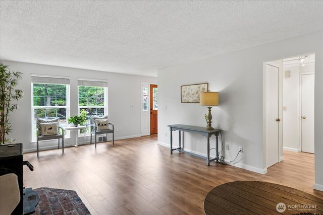 17910 Spruce Way, Lynnwood, WA 98037