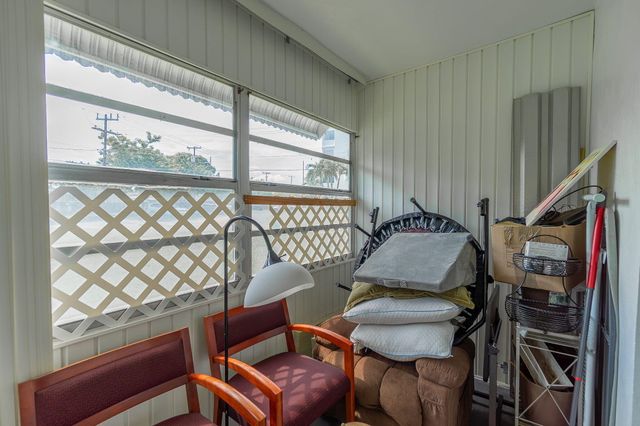 2290 SUNSET Avenue 7, Lake Worth Beach, FL 33461