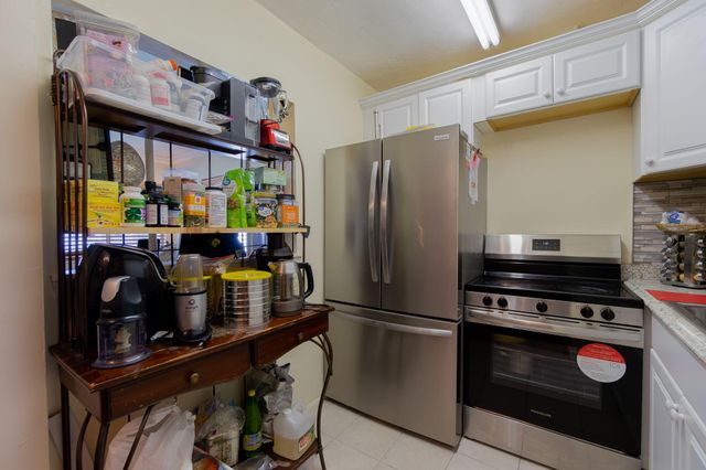 2290 SUNSET Avenue 7, Lake Worth Beach, FL 33461