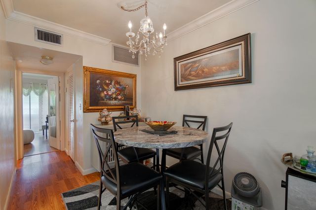 2290 SUNSET Avenue 7, Lake Worth Beach, FL 33461