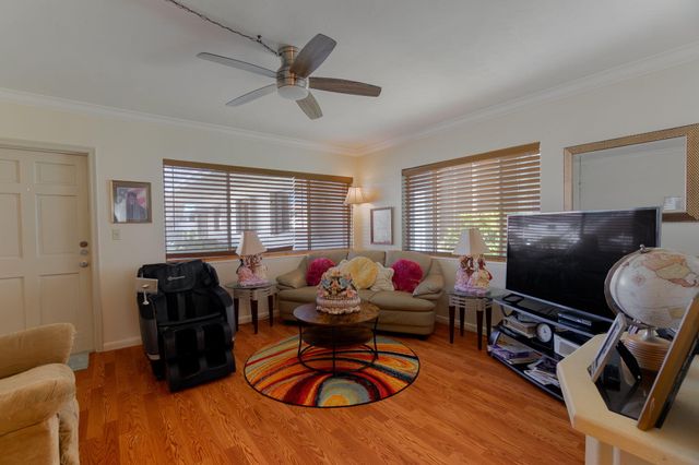2290 SUNSET Avenue 7, Lake Worth Beach, FL 33461